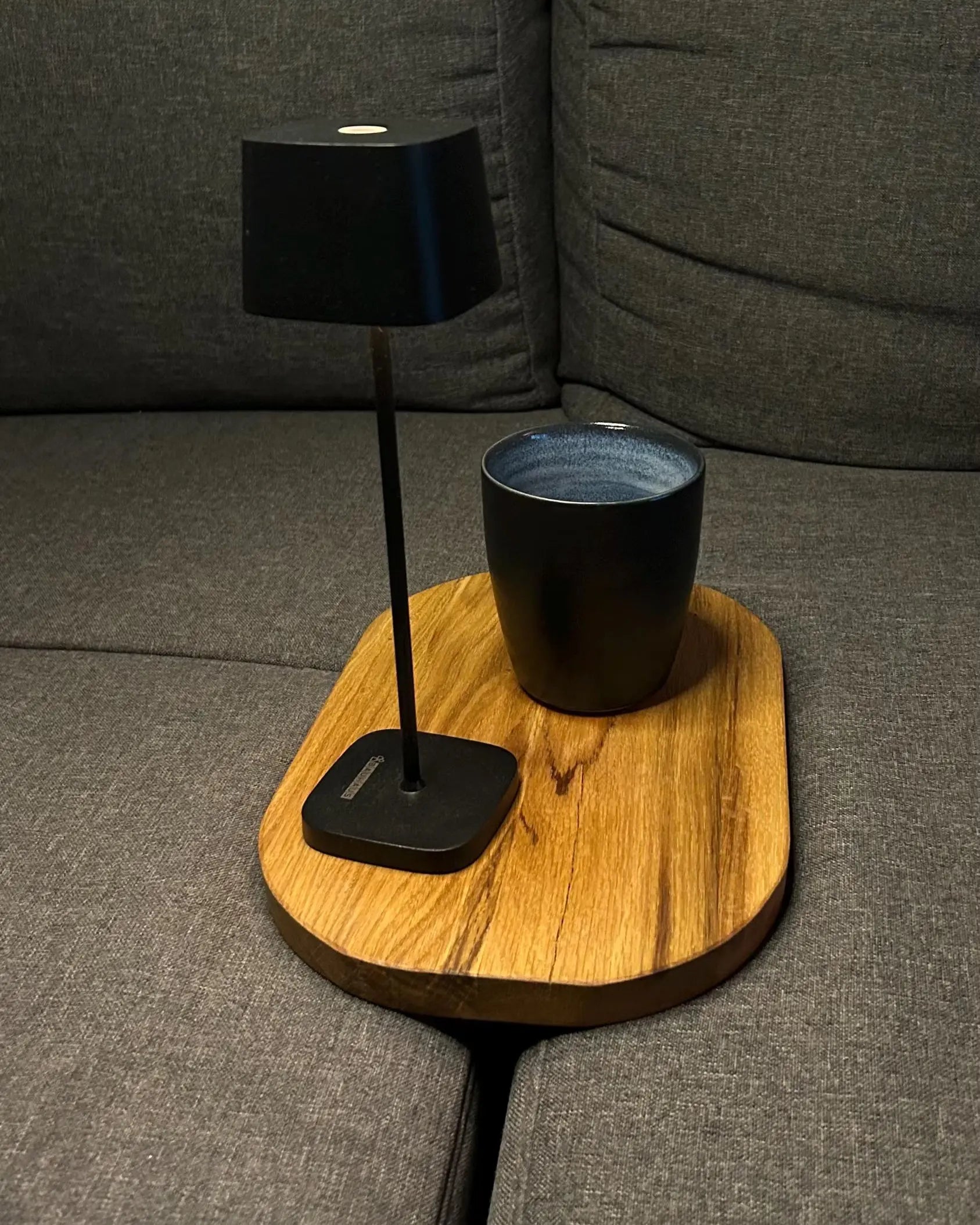 Handgefertigte Sofa-Ablage aus Massivholz Mein Shop