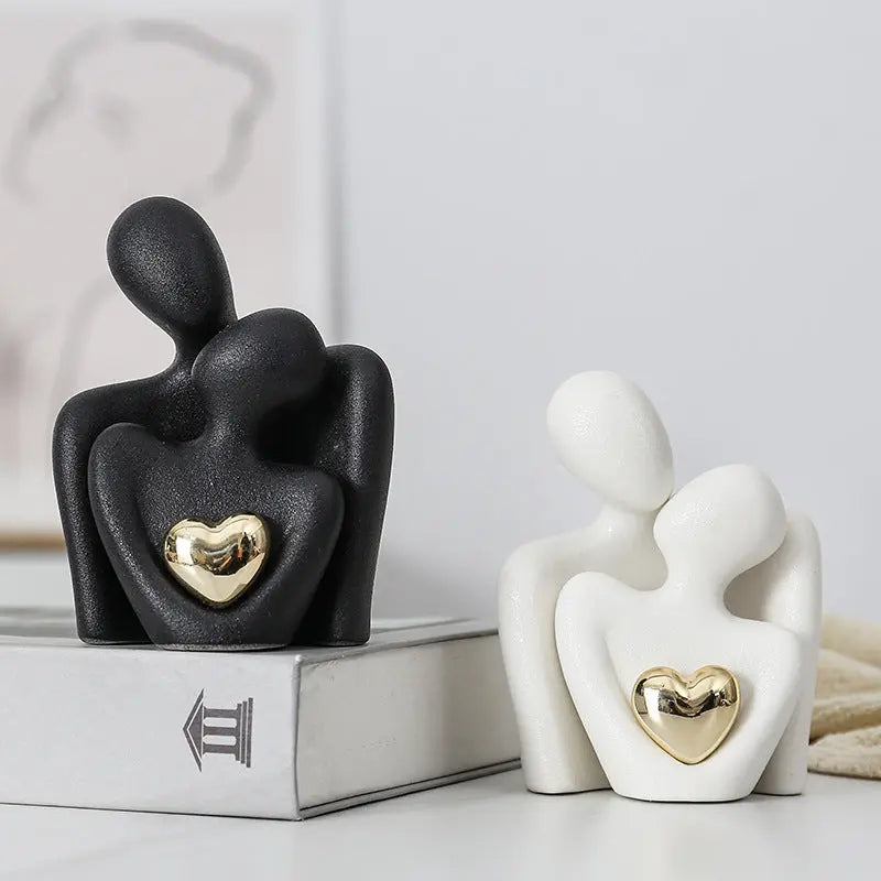 Personalisierte Paarfiguren für Paare – individuell gravierter Holzsockel Mirevo